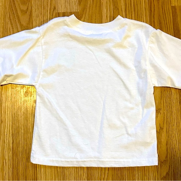 Little Ones White Tee w/ Embroidered Car Graphic - Size 2T - New w/ Tags - Picture 5 of 5